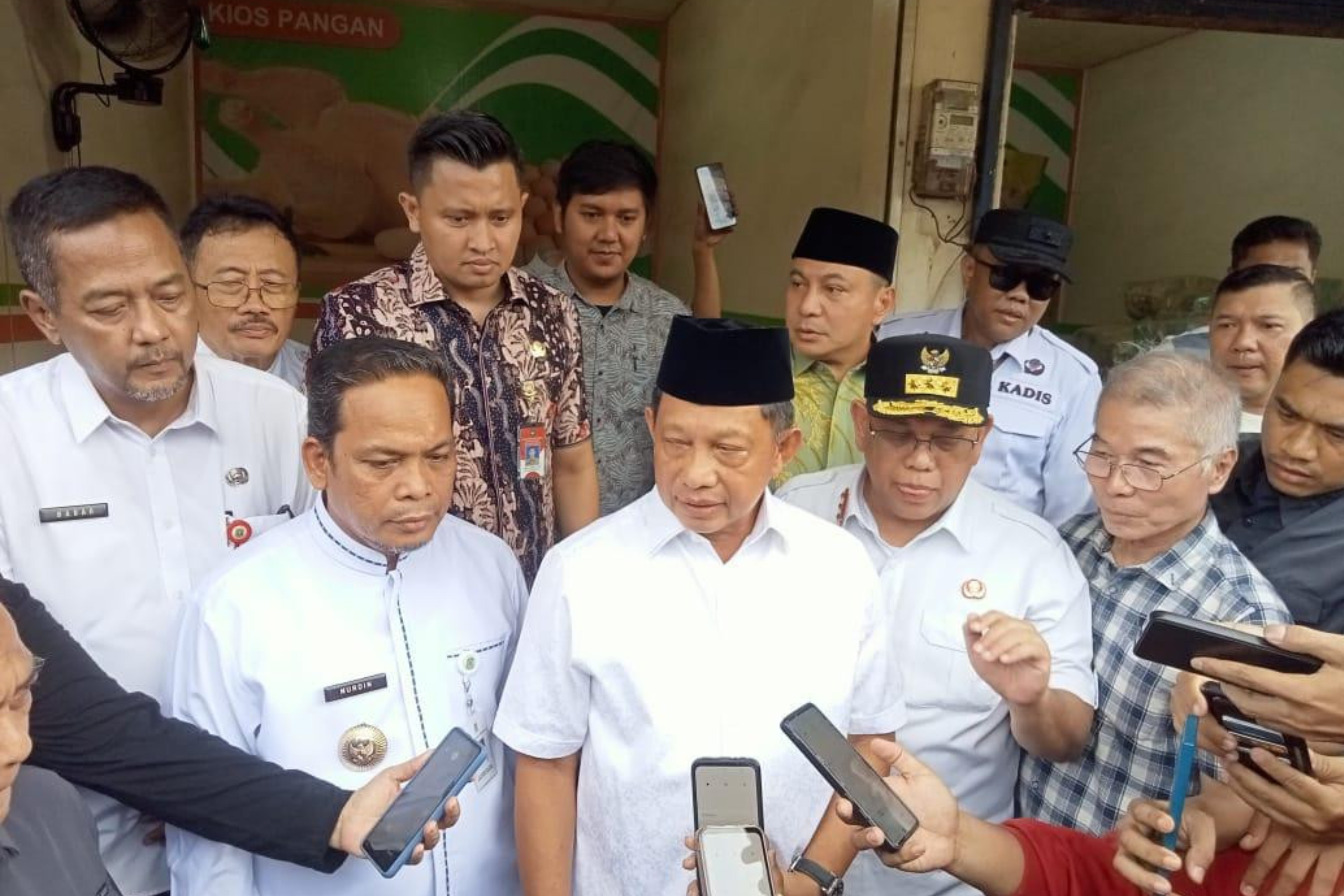 Kunjungan Tito Karnavian, Menteri Dalam Negeri (2024-2029), ke Pasar Induk Tanah Tinggi Tangerang, 5 Februari 2025